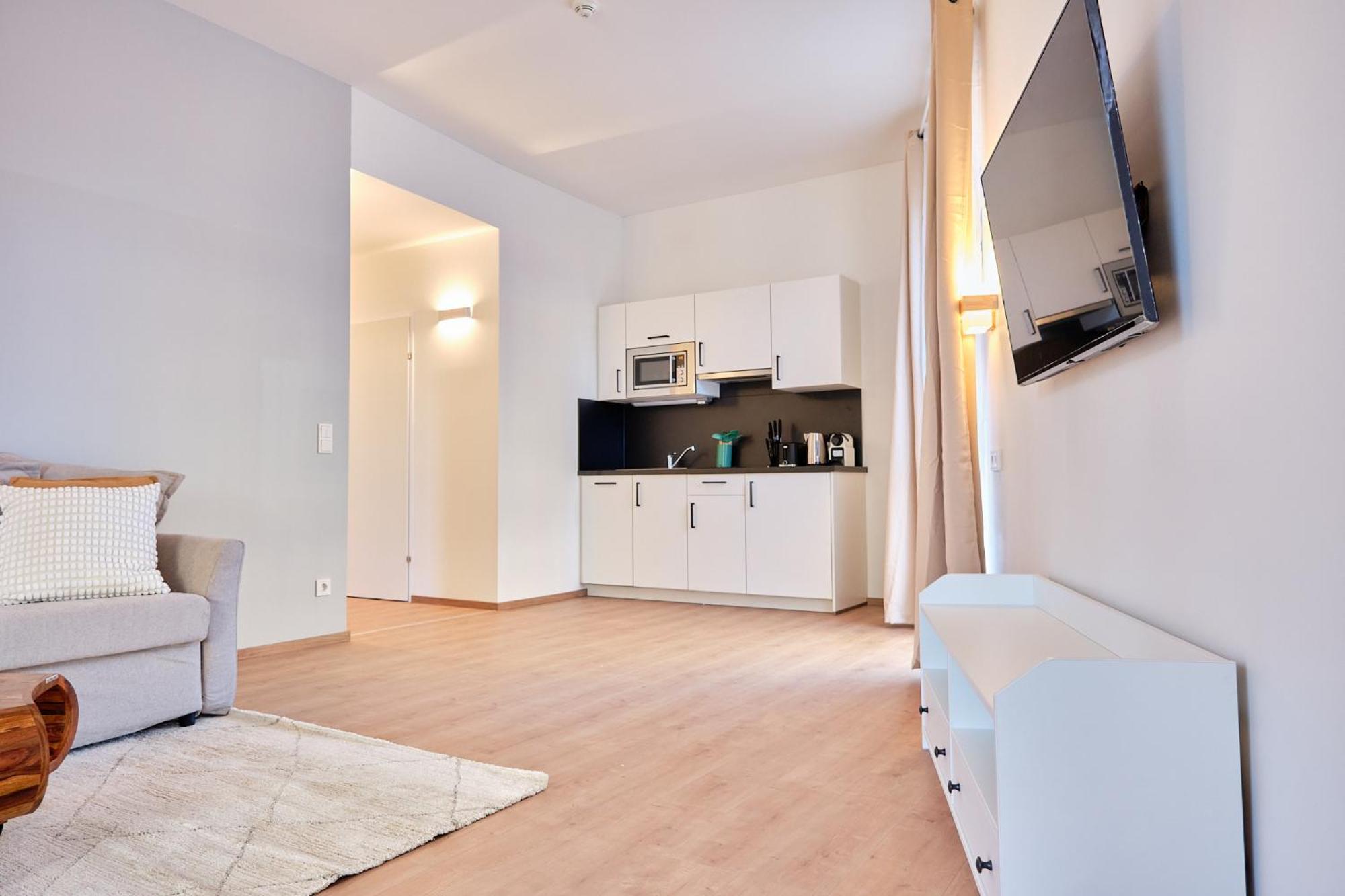 Apartment 4 Min To Metro I 12 Min To Inner I Wifi