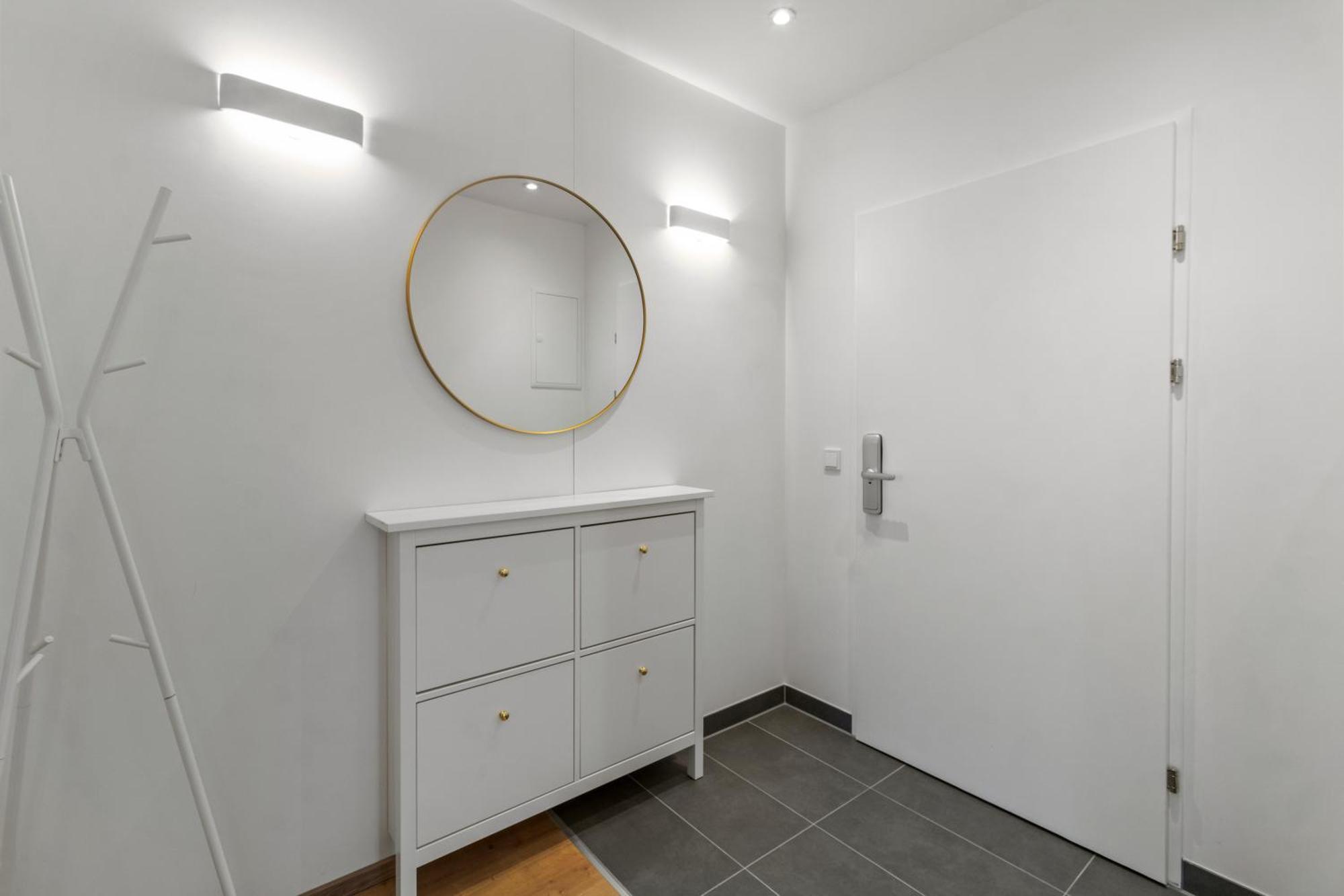 Apartment 4 Min To Metro I 12 Min To Inner I Wifi