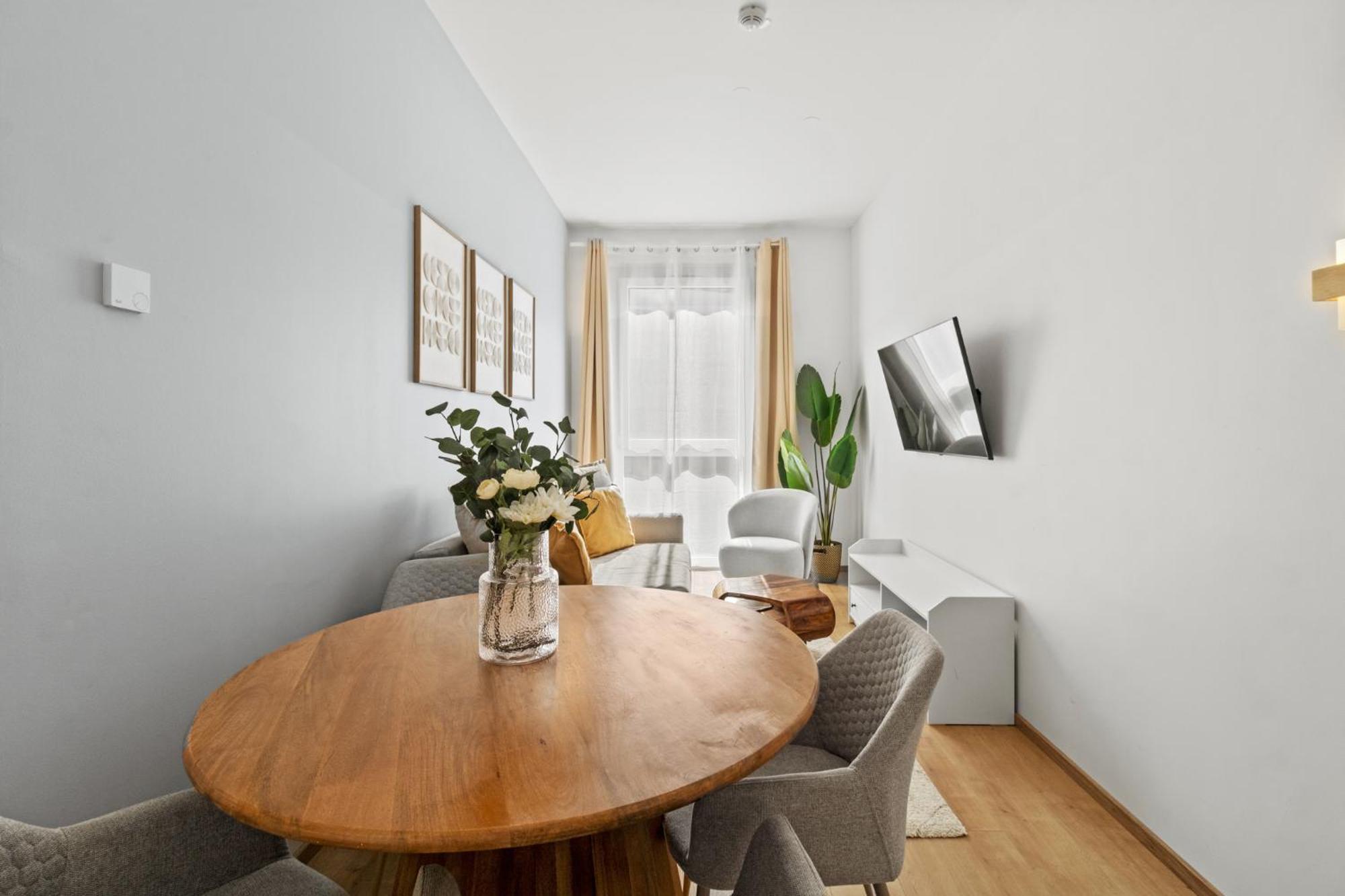 Apartment 4 Min To Metro I 12 Min To Inner I Wifi *