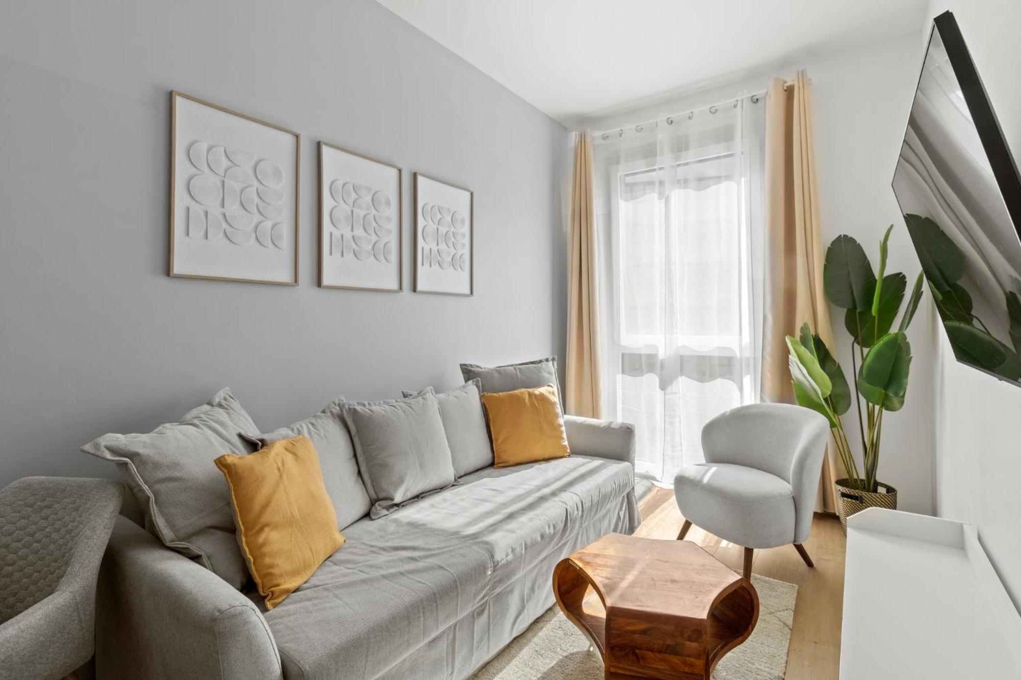 Apartment 4 Min To Metro I 12 Min To Inner I Wifi *